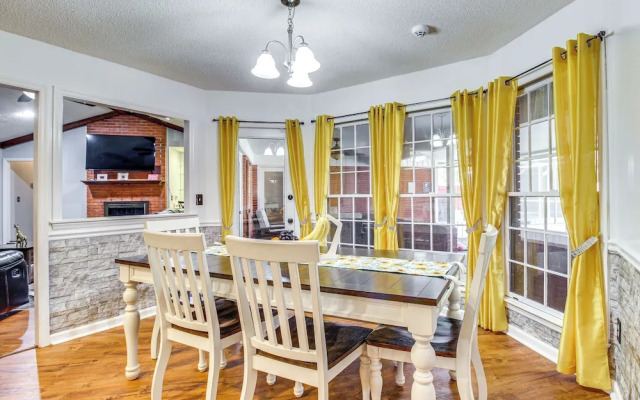 Pool + Gameroom: Family Fun Retreat in Hinesville!