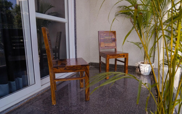 Lime Tree 2 Bhk Apartment Golf Course