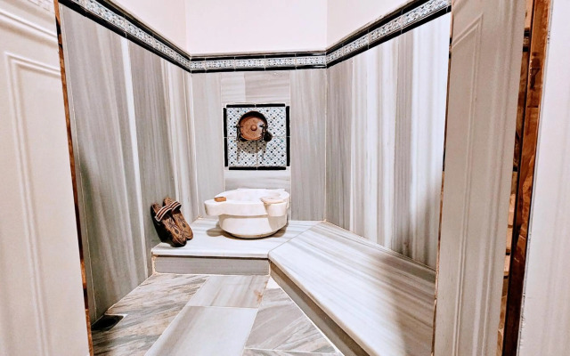 Otanti̇k Club Hotel & Spa