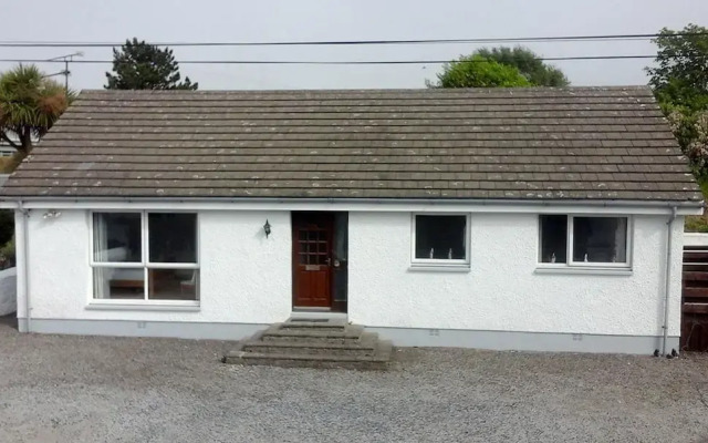 Lovely 3 Bedroom Bungalow Located in Drummore