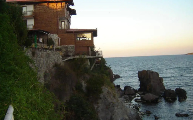 Tabanov Beach Hotel