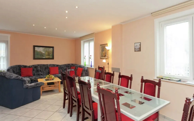 Ferienhaus mit Wellnessbereich in Elend