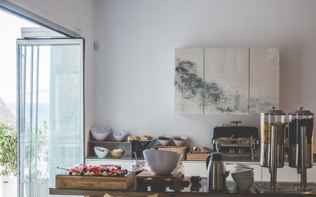 Super Paradise Hotel