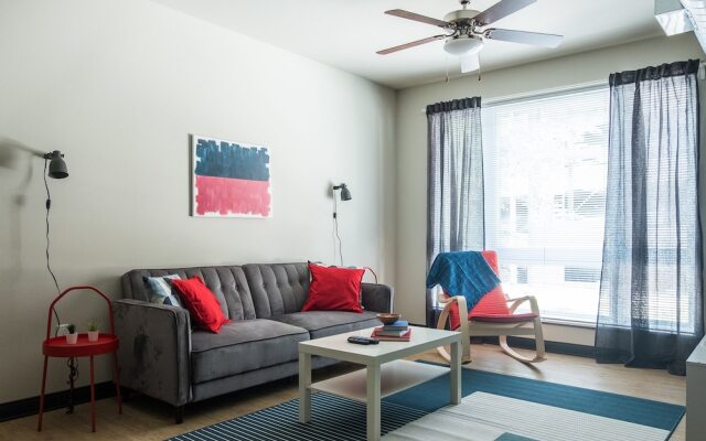1 BR Downtown Loft Near Fiserv Forum by Frontdesk