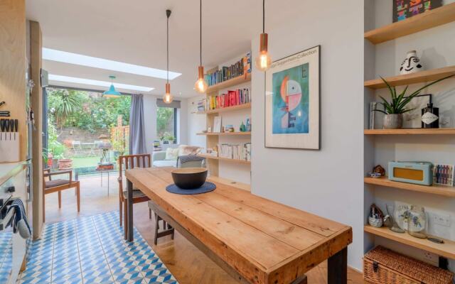 Modern 1BR Home in Trendy Dalston W/terrace