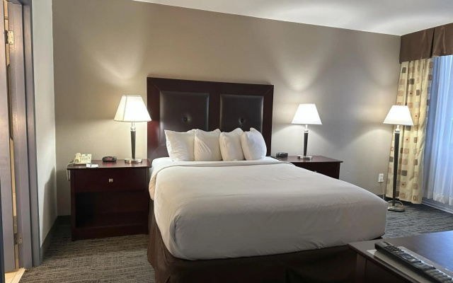 Quality Inn & Suites Everett