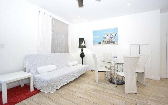 Sunrise Court Apartments