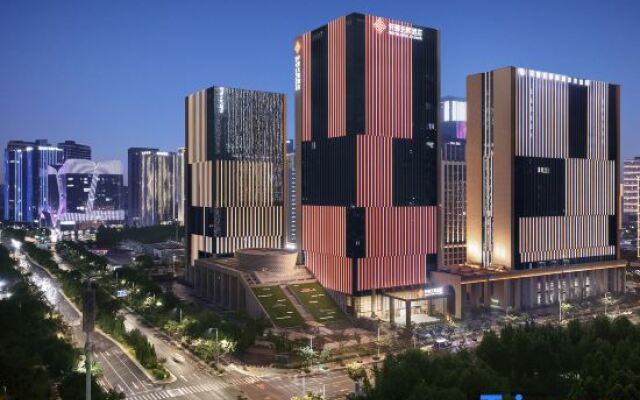 QIANNAHOTEL SPLENDOR（Zhengzhou East Railway Station Longzihu University District）