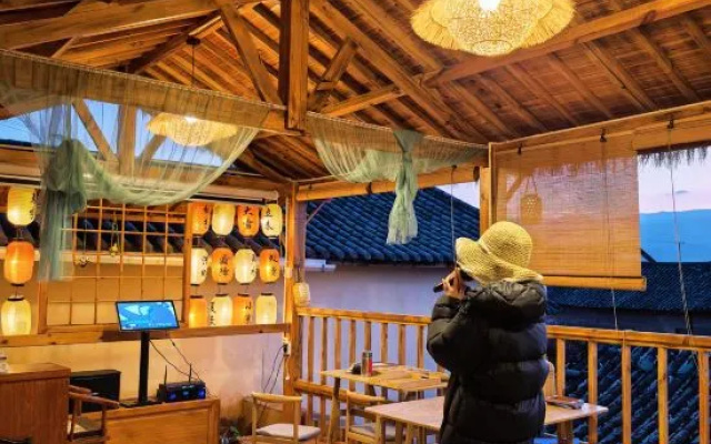 Shaxi Zhenshan Qigu Homestay – People – Dali
