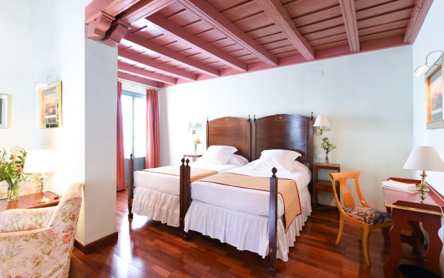 Las Casas de la Judería, Sevilla Historic City Center