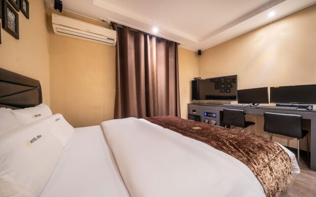 Blixx Hotel