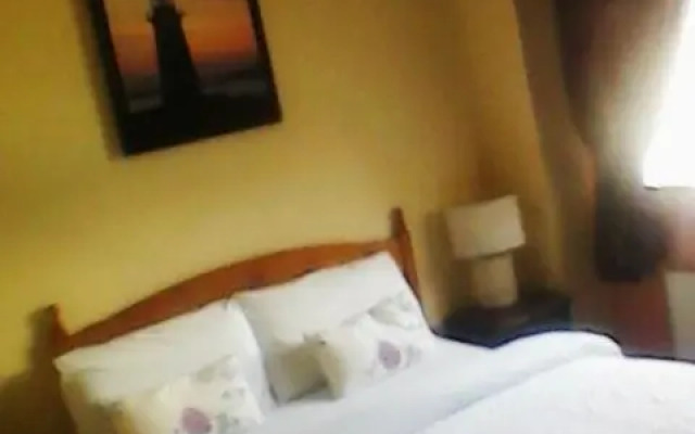 Buggle's Pub and Accommodation
