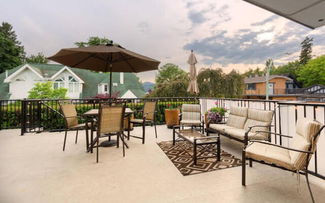 By the Bridge Bed & Breakfast