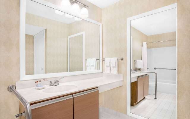 Hawthorn Extended Stay by Wyndham Green Bay