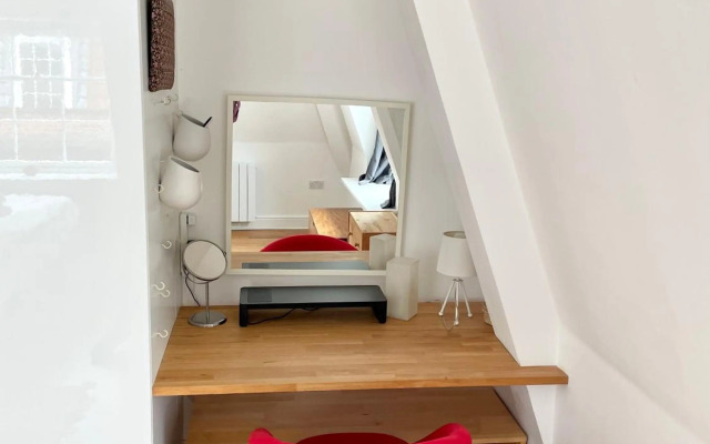 Bright 1 bed flat near Cabot Circus