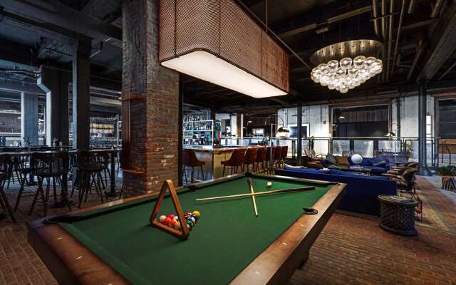 Crossroads Hotel