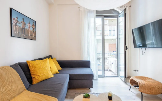 The Beatles 2-BR Apartment in Athens