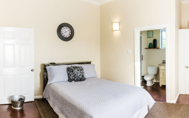 Blue Paloma Bed & Breakfast