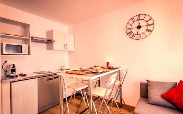 Nice 2 Rooms In European District