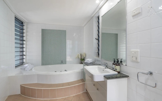 Peninsula Boutique Hotel Port Douglas - Adults Only Haven