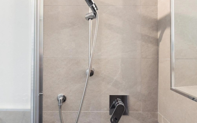 Living Walls Florence Apartments