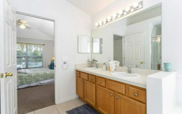 133 Beautiful Home With Lake View