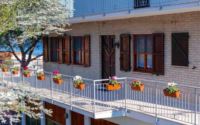 M261 - Marcelli, Trilocale Ristrutturato Con Terrazzo Vista Mare Pt