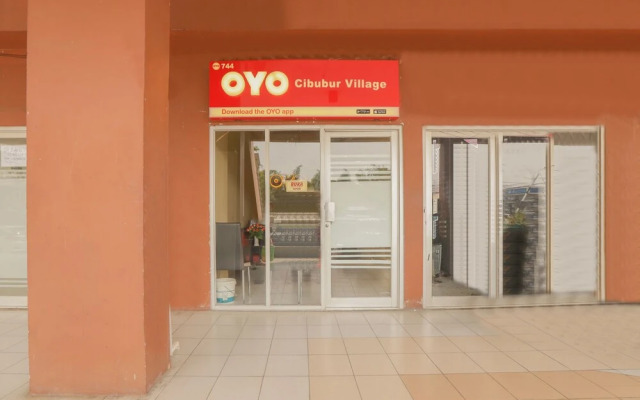 OYO 744 Cibubur Village Apartment