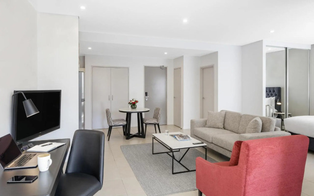 Meriton Suites Kent Street, Sydney