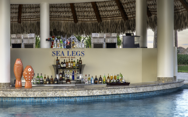 Now Larimar - Preferred Club Deluxe Pool/piscina View