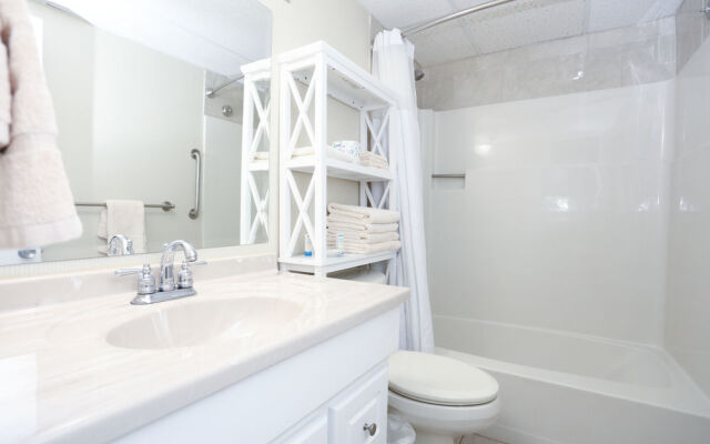 Adventurer Oceanfront Inn