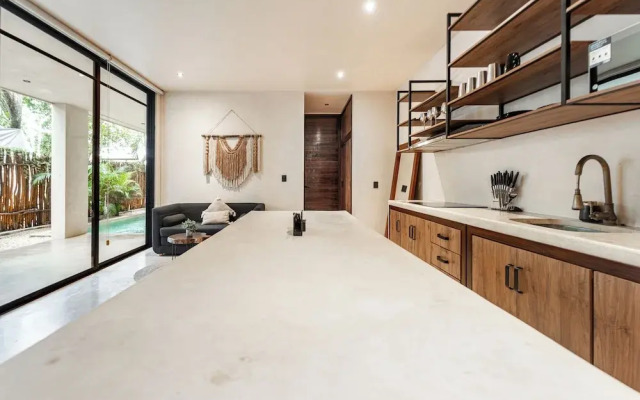 Jungle Resort Suites & Private Pool