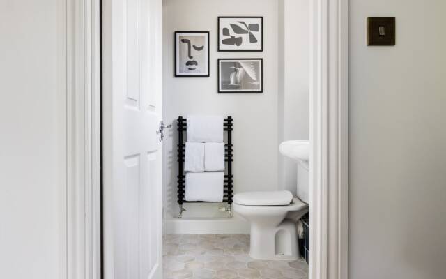 The Brockwell Park Escape - Bright 2BDR Flat with Parking
