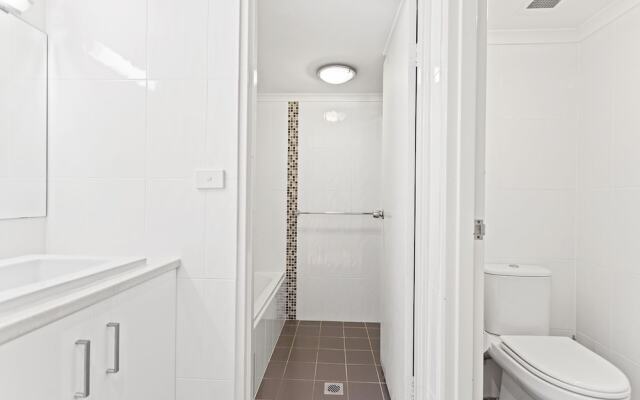 Nicholli, Bay Parklands, Unit 30/2 Gowrie Ave