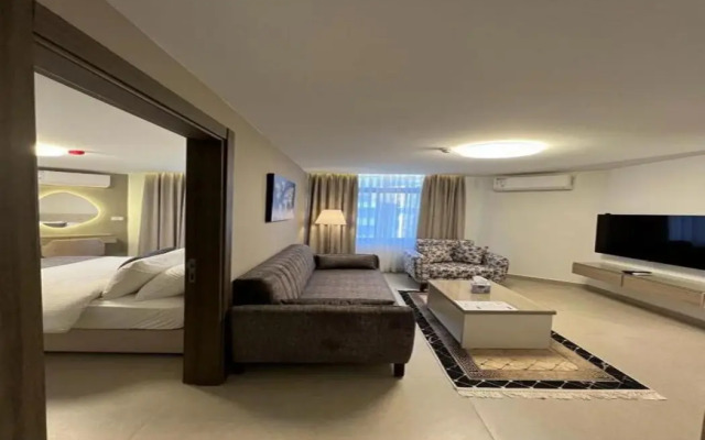 Red Carpet Suites