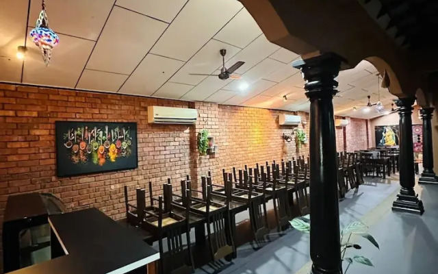 Maxwell Inn Luxury Hotel