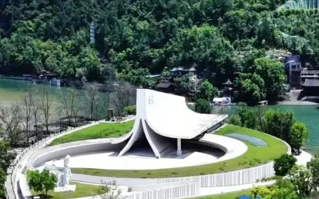 Time River View Homestay