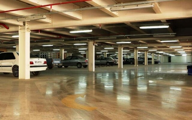 Chamran Grand Hotel