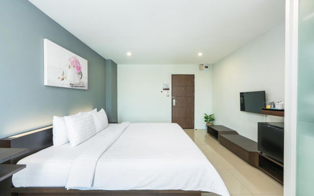 De Botan Srinakarin Hotel & Residence