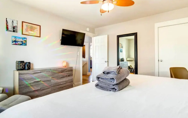 Pet-friendly Denver Home: Walk to Restaurants