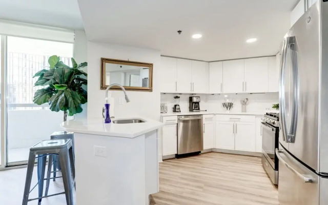 Elegant 2BR Apartment Minutes From DC