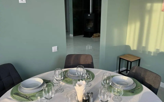 Коттедж "Небо" с подогреваемым бассейном и сауной