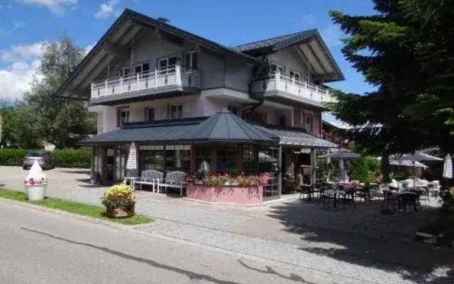 Vintage-Hotel Charivari