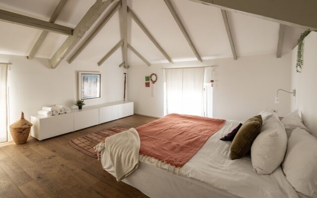 Old Jaffa Artistic Retreat by Sea N Rent