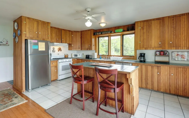 Shorefront House w/ Views, 14 Mi to Acadia NP