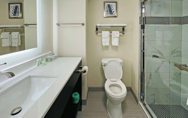 Quality Inn & Suites Lake Charles South