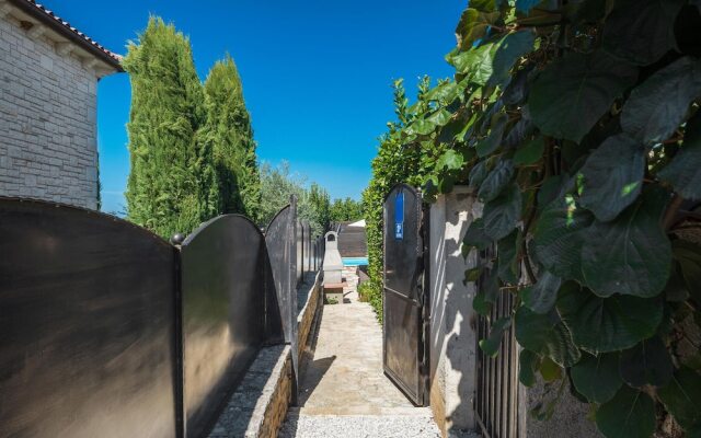 Beautiful Home in Sv lovrec With Wifi and 1 Bedrooms