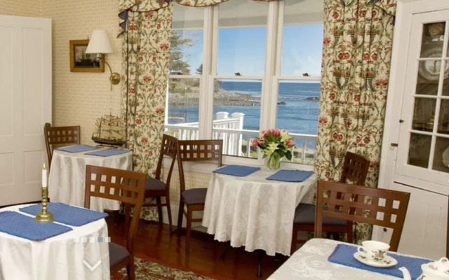 Dockside Guest Quarters & Restaurant