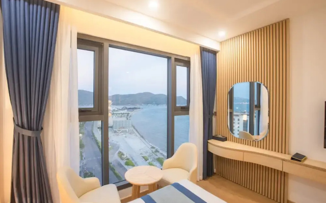 Canary Gold Hotel Quy Nhơn, Beachfront