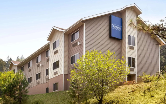 Travelodge by Wyndham Dunsmuir